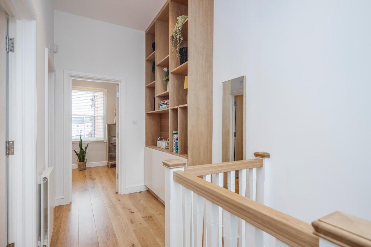 Beautiful 2 Bedrooms Split Level Fulham Apartment Лондон Экстерьер фото